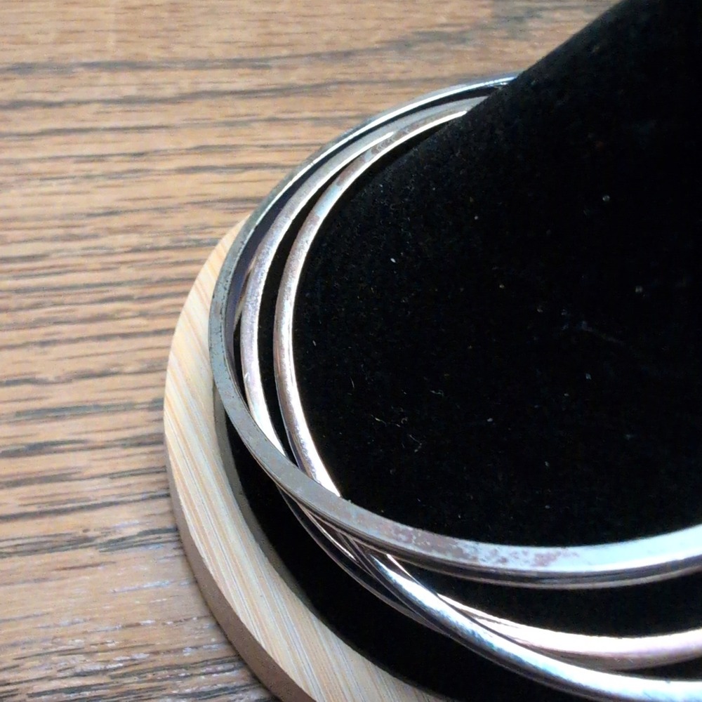 Silver Tone Blue Enamel Stackable Bangle Bracelet Set of 3 Classic Minimalist - Picture 4 of 4